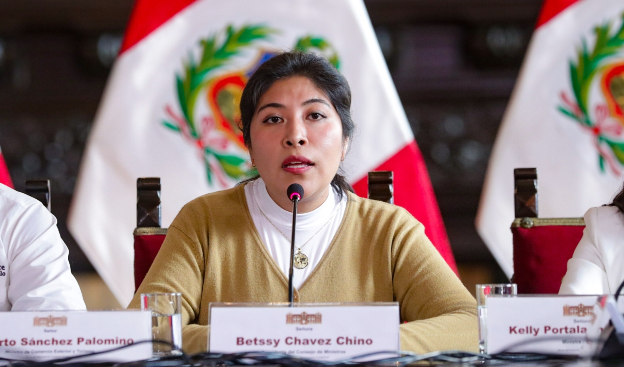 desaforan a betssy chávez